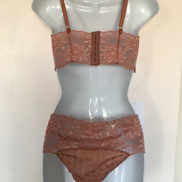 Vintage Lingerie Set by Felina (Circa 1980s) - Picture 2 of 9